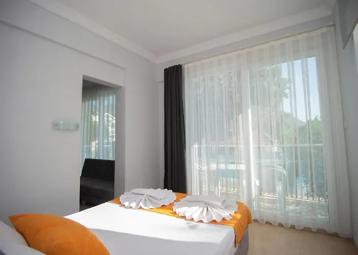 Paradise Apart 费特希耶