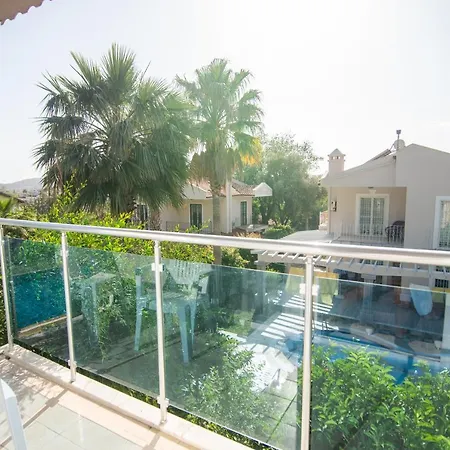 Paradise Apart فتحية